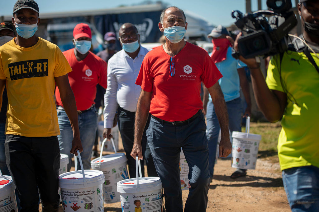 Dignitaries lend support to Steyn City Foundation on its fourth delivery to Diepsloot