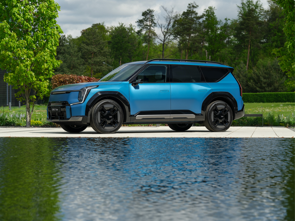 Kia EV9 wins Luxury category in German Car of the Year 2024 Awards