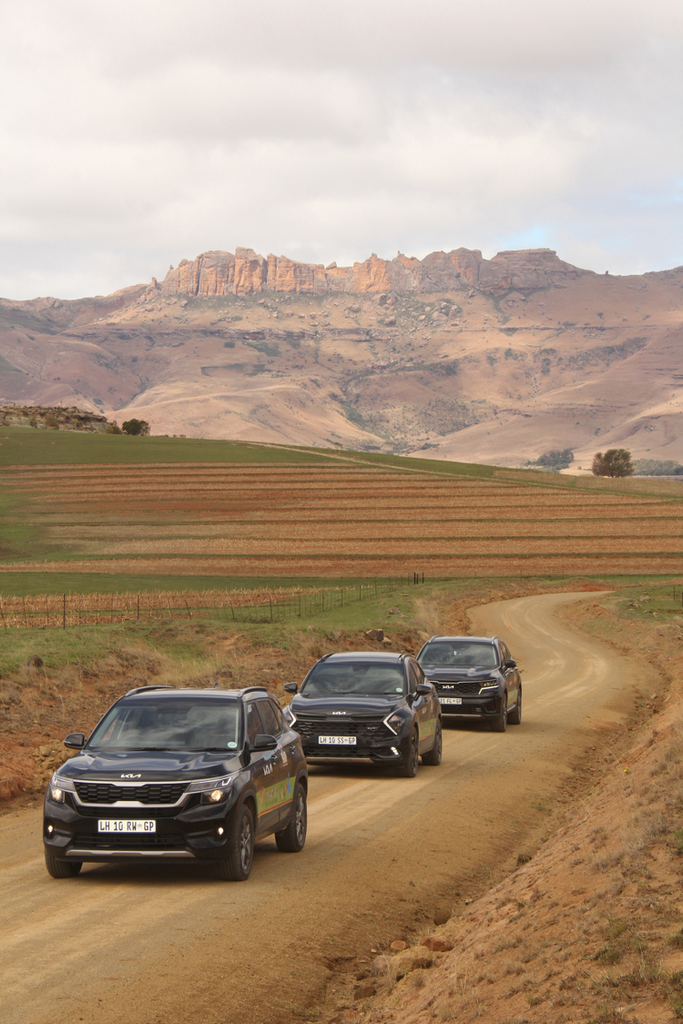 Kia raises more than R50,000 for kids with cancer on the 2023 Seven7 Drive