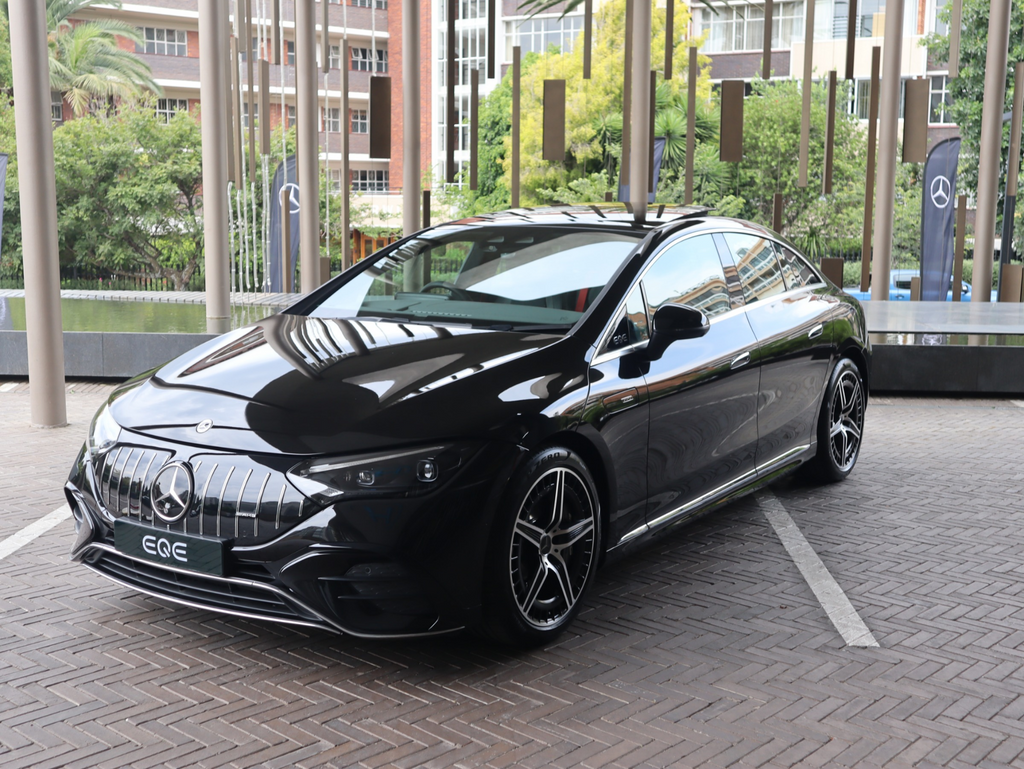 Mercedes-EQE: the new business avant-garde