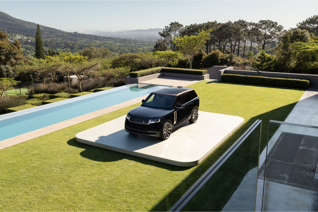 Exclusive new Range Rover SV Onyx Edition unveiled at inaugural Range Rover House in South Africa