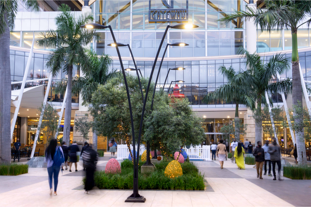 Tons of Holiday Fun on the Menu at Gateway Theatre of Shopping
