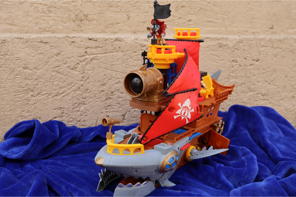 Pirate Ship or Giant Shark ? Imagine What's Next with the Imaginext Shark Bite Pirate Ship