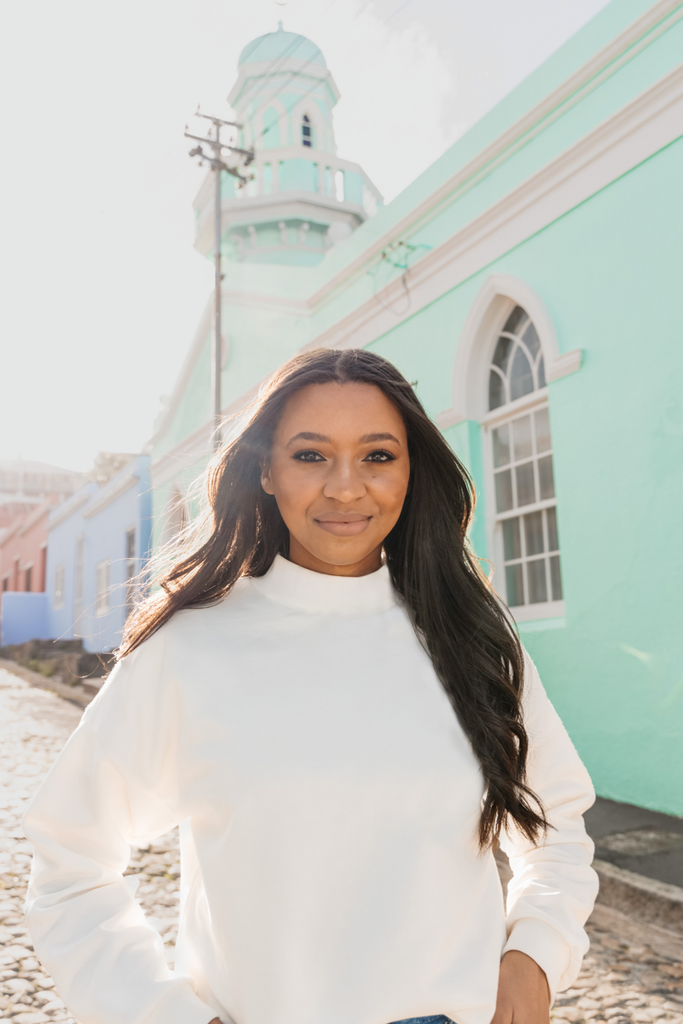 CAPE TOWN’S TALENTED VOCALIST WHITNEY APRIL RELEASES HER VERSION OF A CHRISTMAS CLASSIC