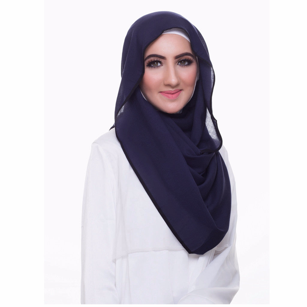 Pearl Daisy - Oxford Blue Bordered Weightless Large Hijab - iloveza.com - 2